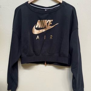 Nike crop top sweatshirt with zipper in the back